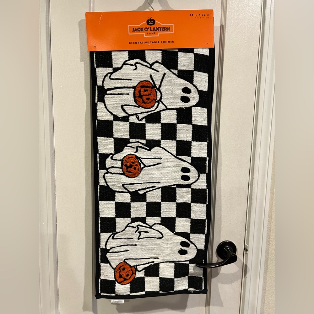 Checkered ghost table runner - Picture 1 of 3
